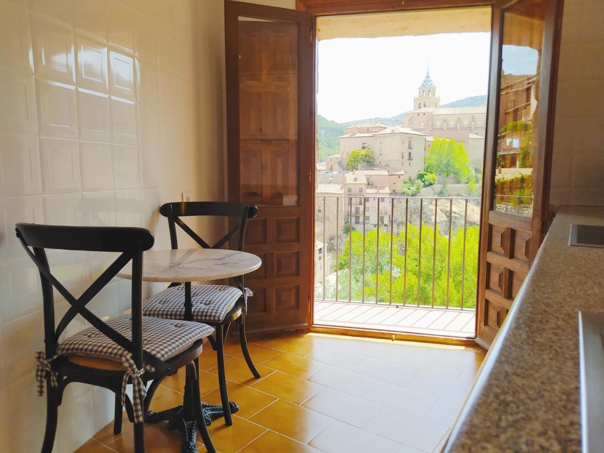 Mirador De Palacios- Centrico Con Vistas Y Parking Cerca Albarracín Exterior foto