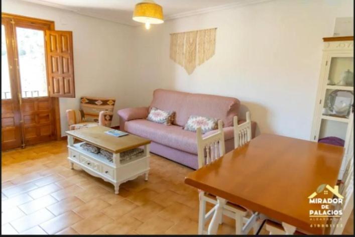 Mirador De Palacios- Centrico Con Vistas Y Parking Cerca Albarracín Exterior foto