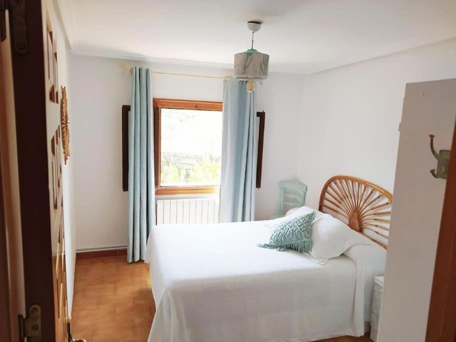 Mirador De Palacios- Centrico Con Vistas Y Parking Cerca Albarracín Exterior foto