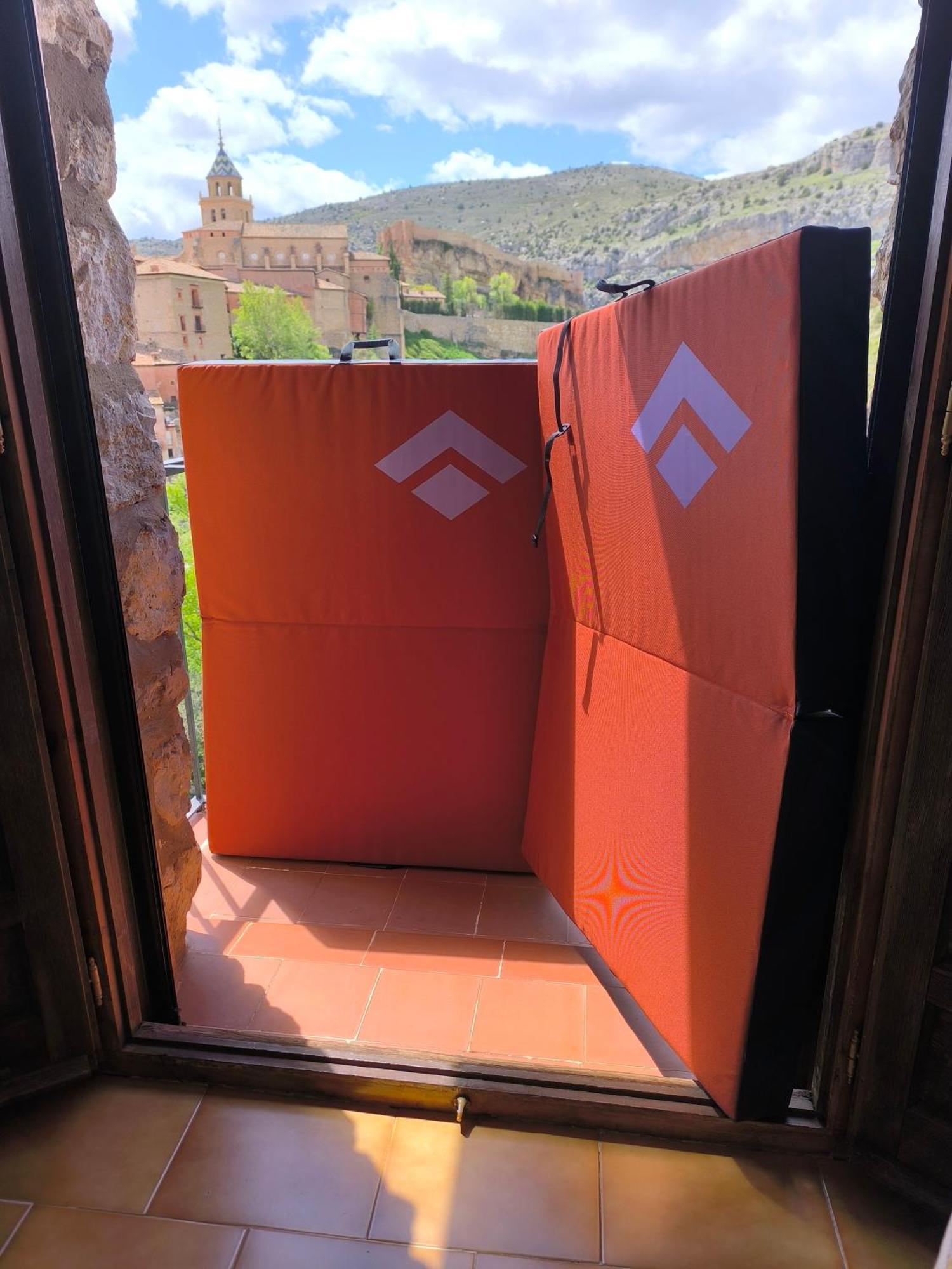Mirador De Palacios- Centrico Con Vistas Y Parking Cerca Albarracín Exterior foto