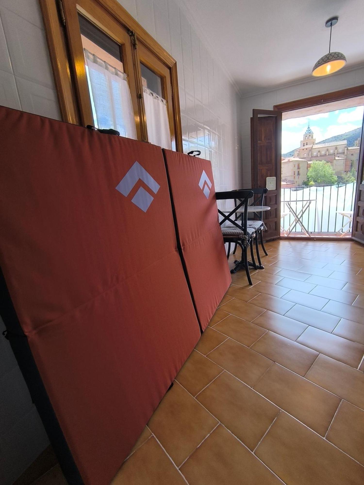 Mirador De Palacios- Centrico Con Vistas Y Parking Cerca Albarracín Exterior foto